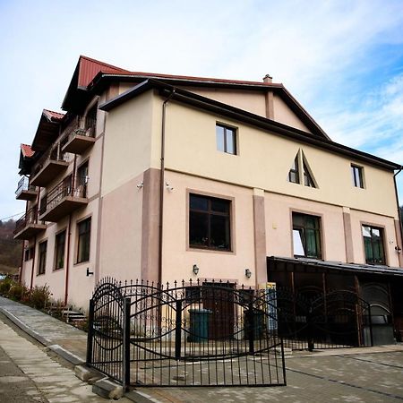 Pensiunea Grande Lepşa Exteriér fotografie