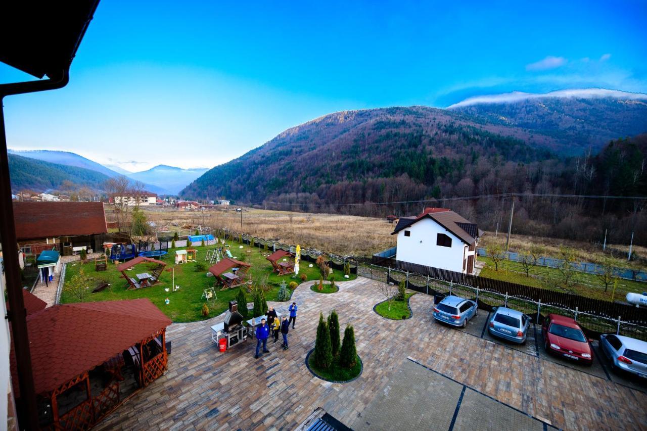 Pensiunea Grande Lepşa Exteriér fotografie