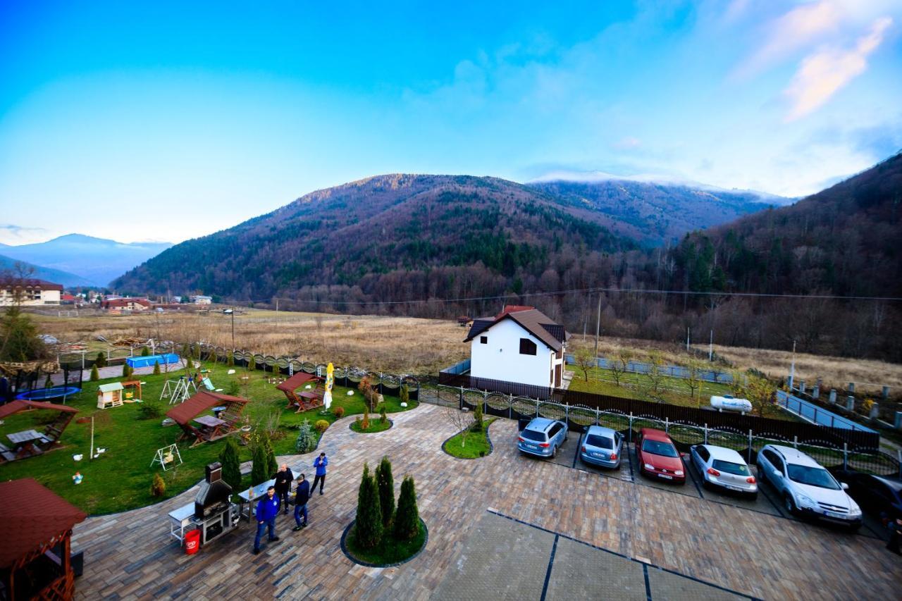 Pensiunea Grande Lepşa Exteriér fotografie